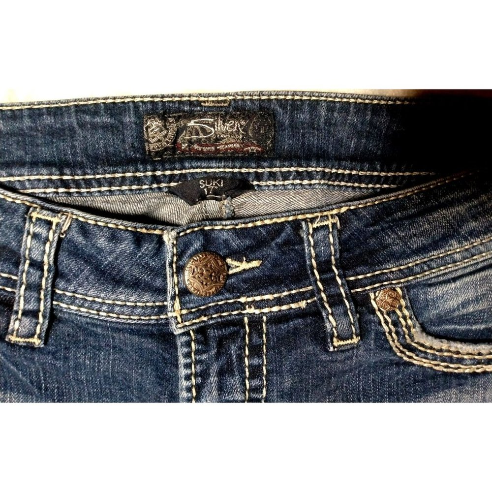 Silver Suki 17" Women's Size (tag reads 31X33) Medium Wash Bootcut Jeans